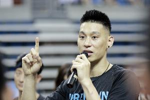 林书豪:长辈指责父母供我打球浪费钱 但我进哈佛后他们又来打听配图